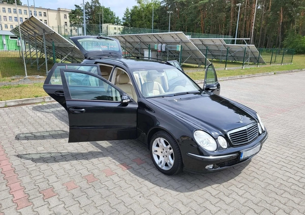 Mercedes-Benz Klasa E cena 29900 przebieg: 296000, rok produkcji 2005 z Kosów Lacki małe 326